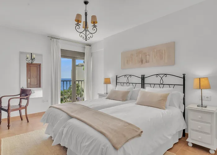 Polo 5d Jacaranda * Марбелья